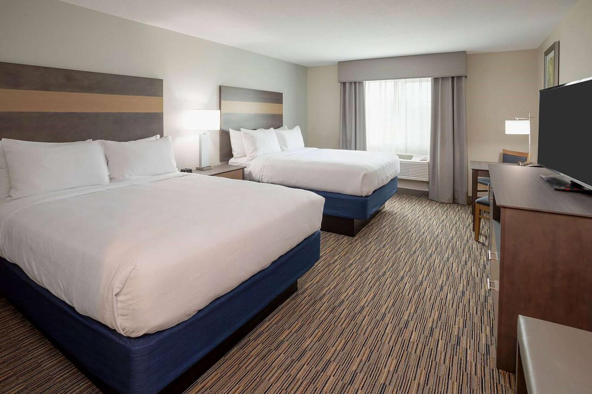 Little Crow & Conference, Trademark By Wyndham Hotel